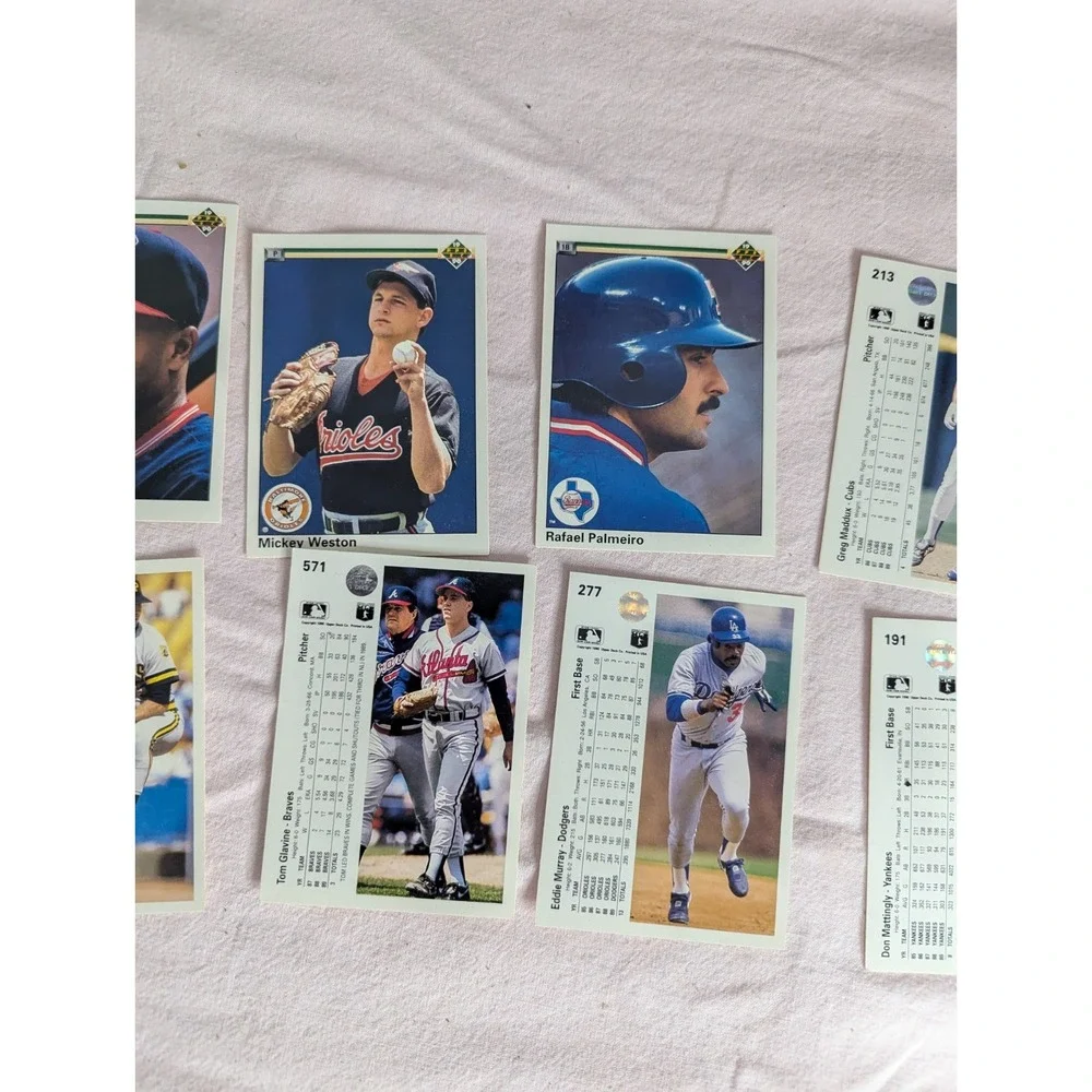VTG 1990‎ 92 Baseball card lot Johnny Bench Sammy Sosa Greg Maddux Pascual Perez
